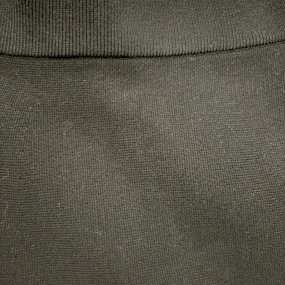 Uniqlo Black A-Line Women's Skirt - Picture 6 of 6